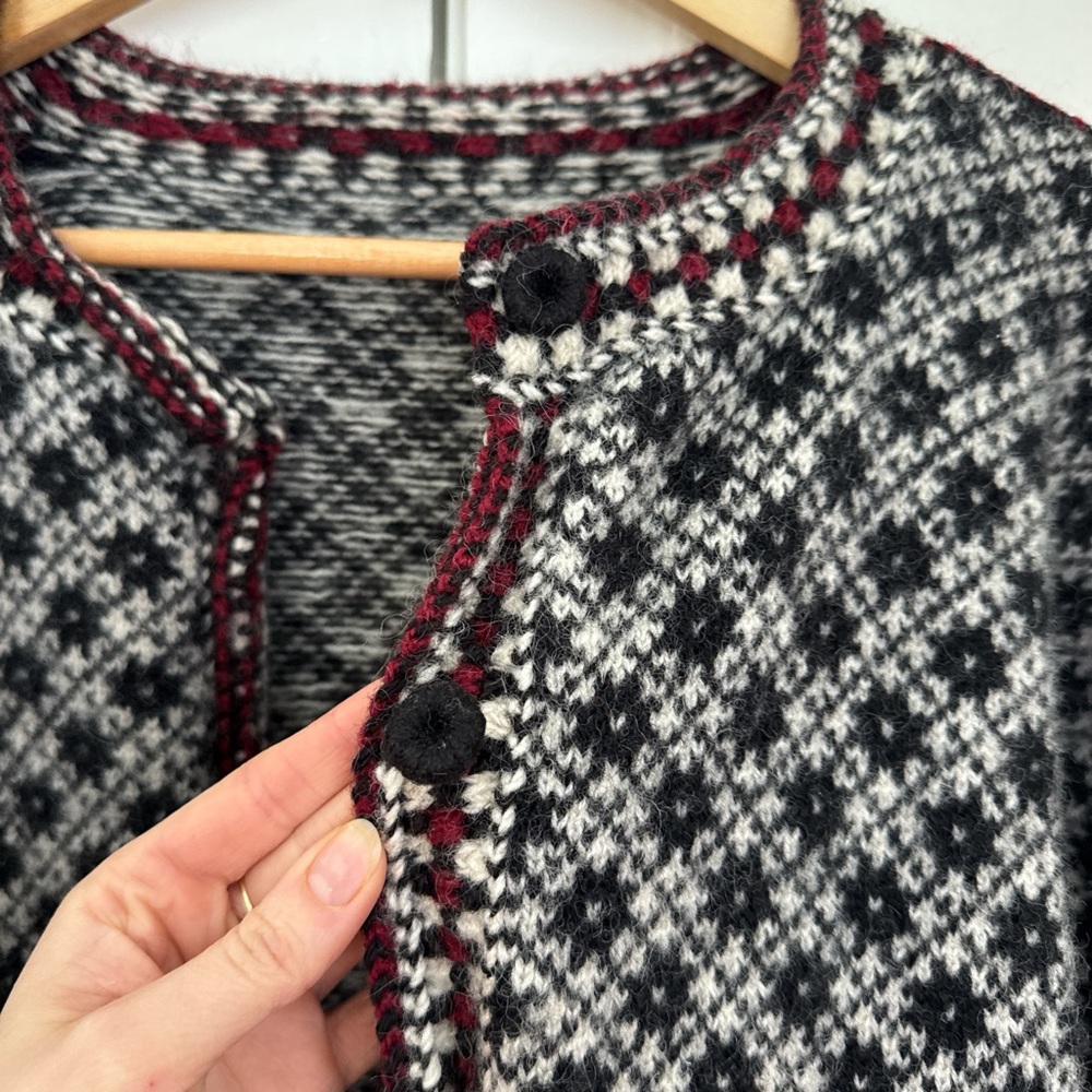 Black and White Patterned Cardigan - Picture 3 of 4